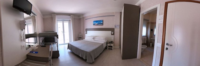 Imagen de la habitación del Hotel RECORD, Riccione. Foto 9