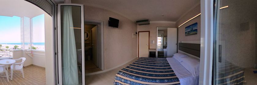 Imagen de la habitación del Hotel RECORD, Riccione. Foto 11