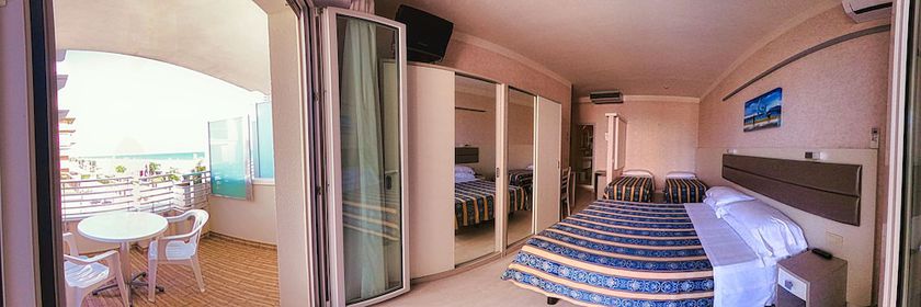 Imagen de la habitación del Hotel RECORD, Riccione. Foto 14