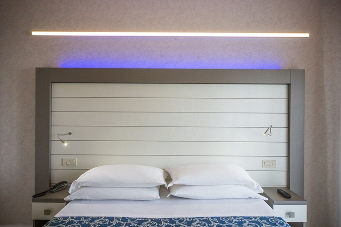 Imagen de la habitación del Hotel RECORD, Riccione. Foto 15