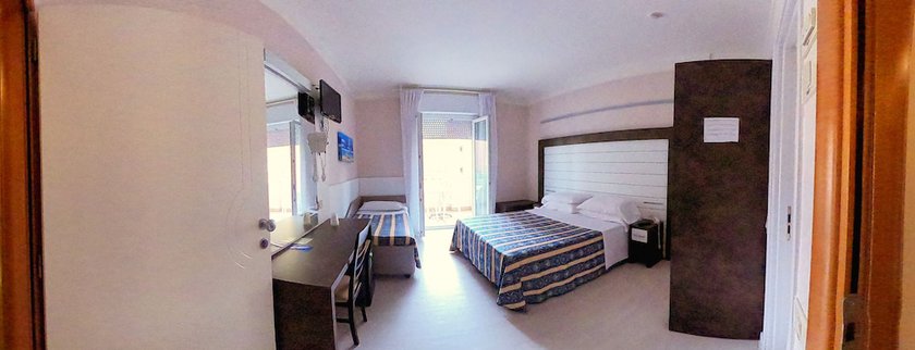 Imagen de la habitación del Hotel RECORD, Riccione. Foto 18