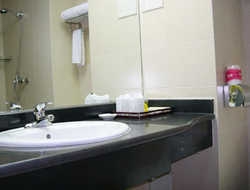Imagen de la habitación del Hotel REDCROSS. Foto 5