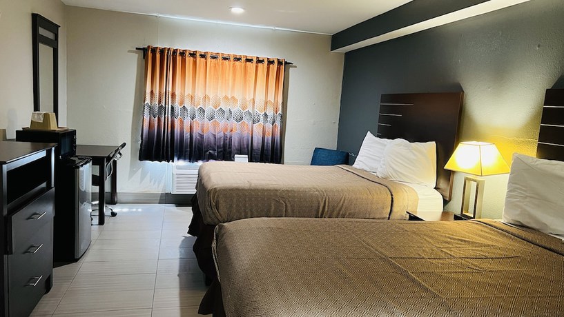 Imagen general del Hotel REGENCY INN and SUITES, Houston. Foto 1