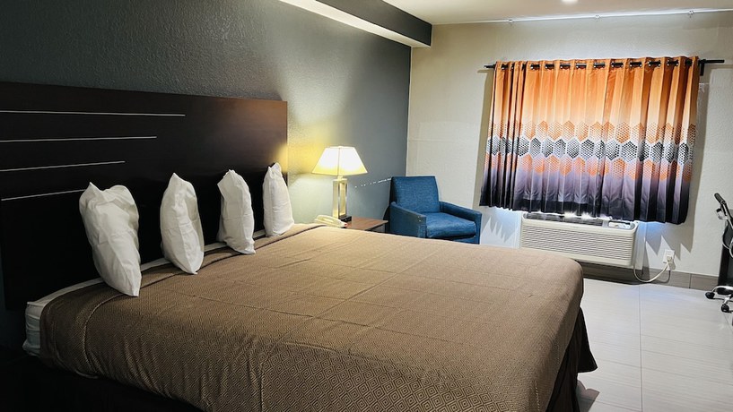 Imagen de la habitación del Hotel REGENCY INN and SUITES, Houston. Foto 8