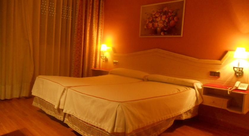 Imagen general del Hotel REINA ANA MARIA. Foto 7