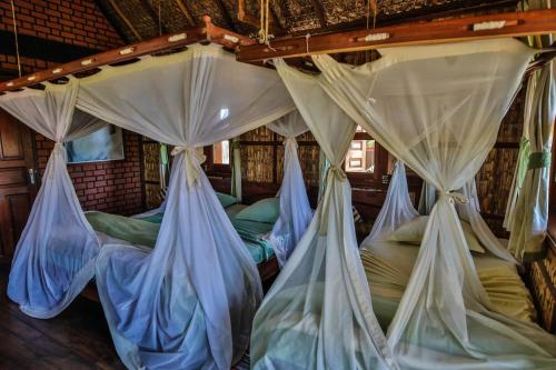 Imagen de la habitación del Hotel RELAIS DU KIRINDY. Foto 18