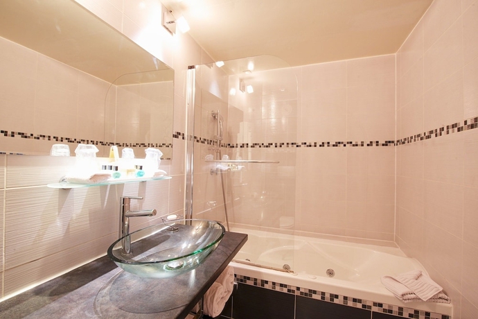 Imagen de la habitación del Hotel RELAIS HOTEL DU VIEUX. Foto 16