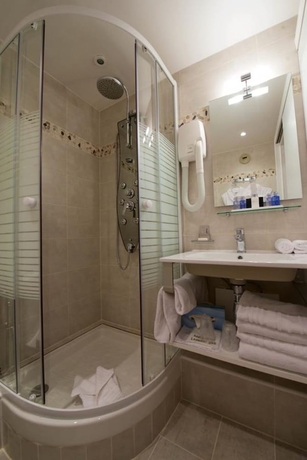 Imagen de la habitación del Hotel RELAIS HOTEL DU VIEUX. Foto 17