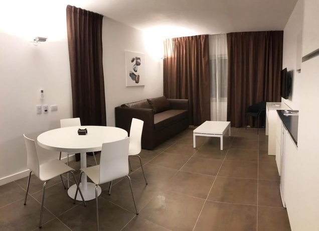 Imagen de la habitación del Hotel RENTAL SUITES CAMPANA. Foto 5
