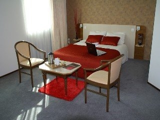 Imagen de la habitación del Hotel RESIDENCE AQUATIS FUTUROSCOPE. Foto 3