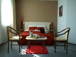 Imagen de la habitación del Hotel RESIDENCE AQUATIS FUTUROSCOPE. Foto 4