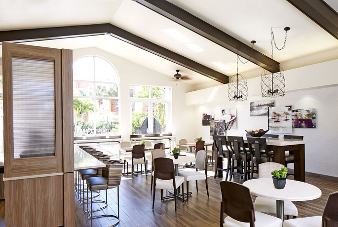 Imagen del bar/restaurante del Hotel RESIDENCE INN MARRIOTT. Foto 5