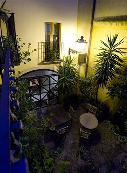 Imagen de los exteriores del Hotel RESIDENCE PALAZZO BALDI. Foto 9