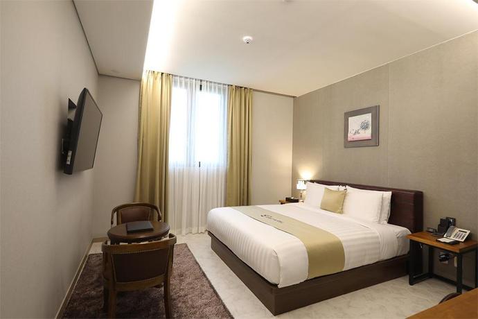 Imagen de la habitación del Hotel REST HOTEL. Foto 6