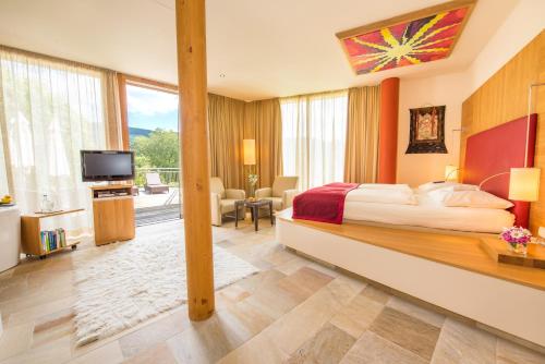 Imagen de la habitación del Hotel RETTER Bio-Natur-Resort. Foto 14