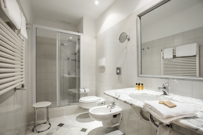 Imagen de la habitación del Hotel REX, Roma. Foto 11