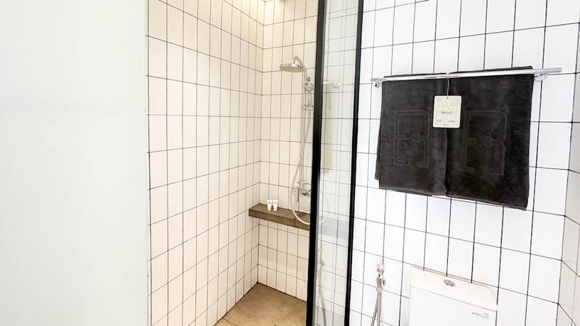 Imagen de la habitación del Hotel REZ Semarang. Foto 15
