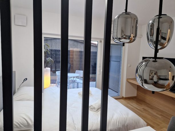 Imagen de la habitación del Hotel REZIDENCA PIPANOVA. Foto 3