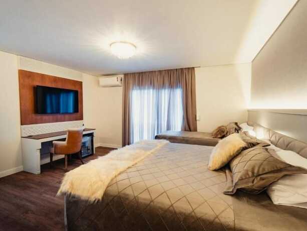 Imagen de la habitación del Hotel RF Vision. Foto 14