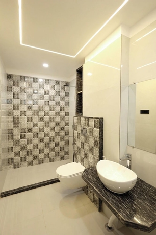 Imagen de la habitación del Hotel RGS Crystal. Foto 9