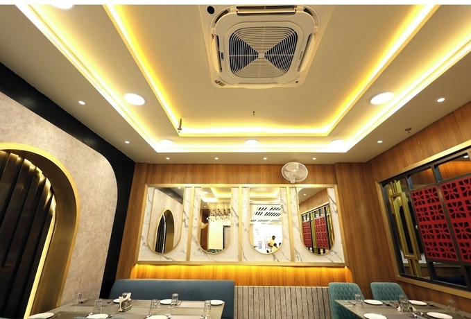 Imagen del bar/restaurante del Hotel RGS Crystal. Foto 3