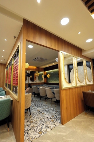 Imagen del bar/restaurante del Hotel RGS Crystal. Foto 4