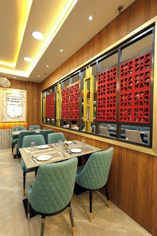 Imagen del bar/restaurante del Hotel RGS Crystal. Foto 7
