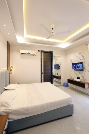 Imagen de la habitación del Hotel RGS Crystal. Foto 11
