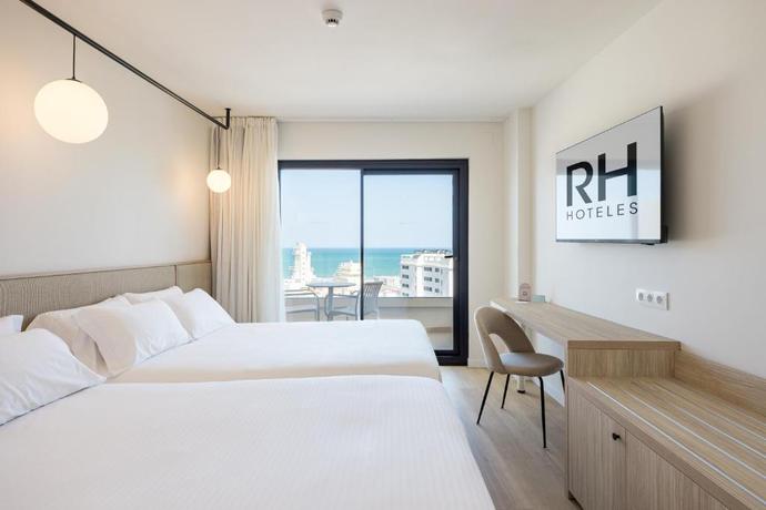 Imagen de la habitación del Hotel RH Arena. Foto 10