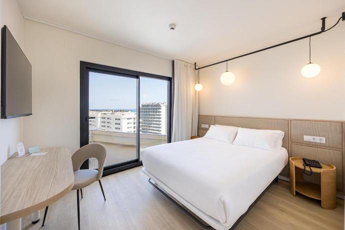 Imagen de la habitación del Hotel RH Arena. Foto 13