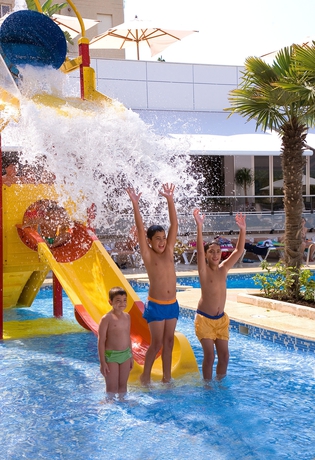 Imagen de la piscina del Hotel RH Bayren Parc. Foto 16