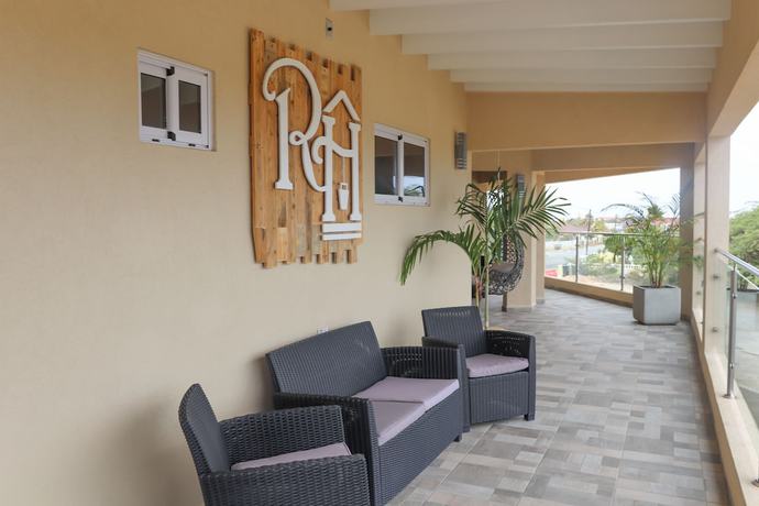 Imagen de los interiores del Hotel RH Boutique Aruba. Foto 17