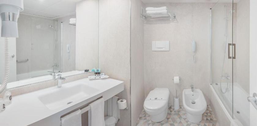 Imagen de la habitación del Hotel RH Corona del Mar. Foto 4