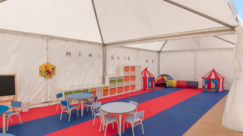 Imagen de los interiores del Hotel RH Ifach. Foto 9