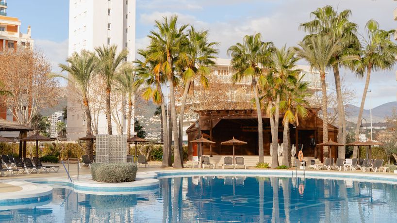 Imagen de la piscina del Hotel RH Ifach. Foto 11