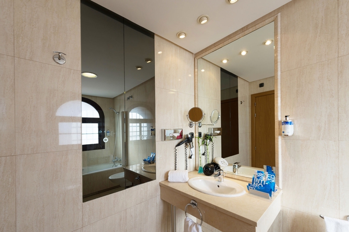 Imagen de la habitación del Hotel RH Jerez Centro. Foto 7