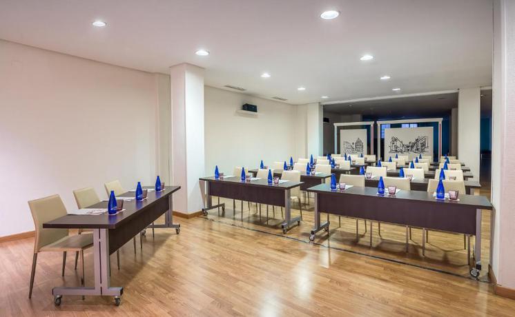 Imagen de los interiores del Hotel RH Jerez Centro. Foto 15