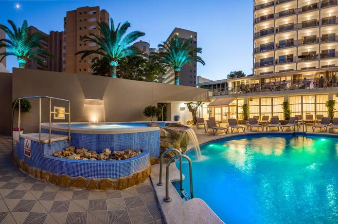 Imagen de la piscina del Hotel RH Princesa. Foto 10