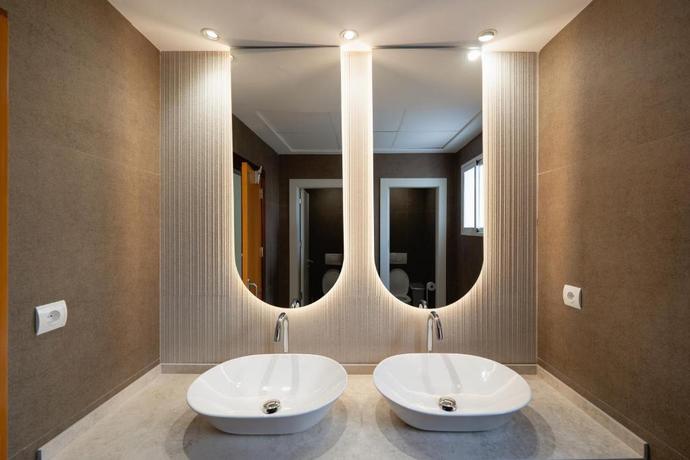 Imagen de los interiores del Hotel RH Riviera. Foto 8