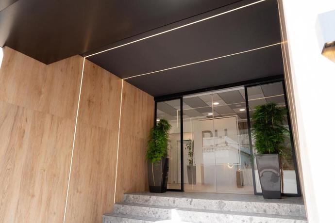 Imagen de los exteriores del Hotel RH Sol. Foto 23