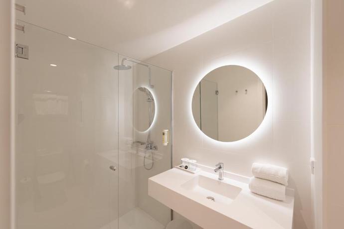 Imagen de la habitación del Hotel RH Sol. Foto 15