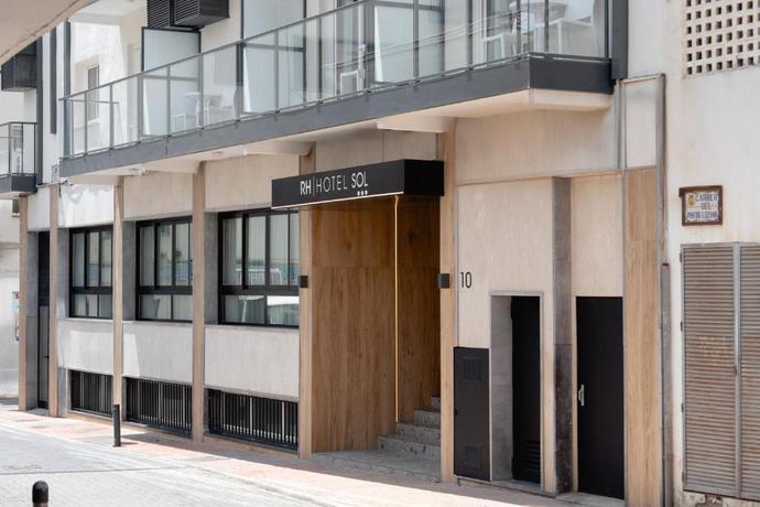Imagen de los exteriores del Hotel RH Sol. Foto 25