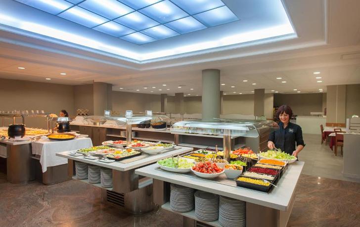 Imagen del bar/restaurante del Hotel RH VINAROS PLAYA. Foto 2