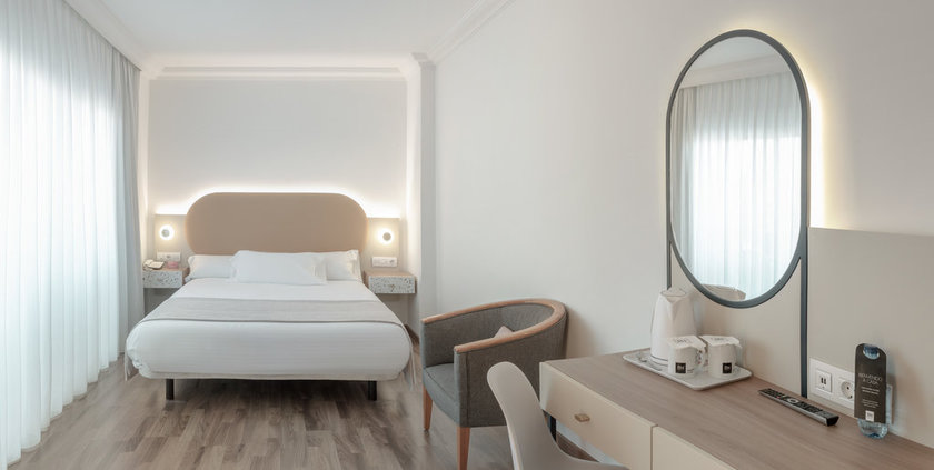 Imagen de la habitación del Hotel RH Victoria & Spa. Foto 15