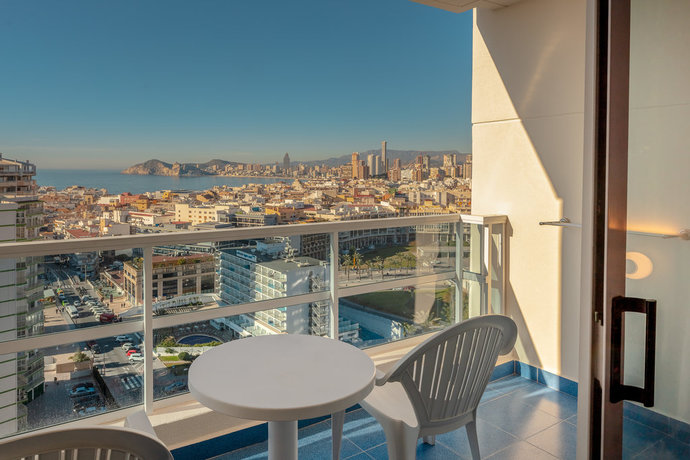 Imagen de la habitación del Hotel RH Victoria & Spa. Foto 17