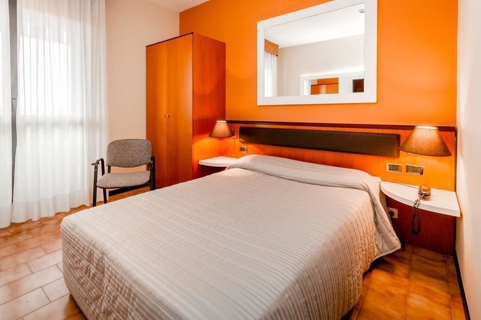 Imagen de la habitación del Hotel RHI Porta Bologna. Foto 3