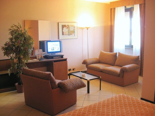 Imagen de la habitación del Hotel RHI Porta Bologna. Foto 9