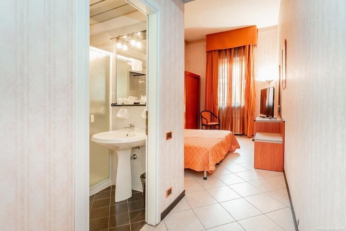 Imagen de la habitación del Hotel RHI Porta Bologna. Foto 11