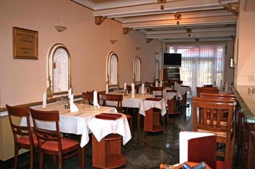Imagen del bar/restaurante del Hotel RIMINI HOTEL. Foto 2