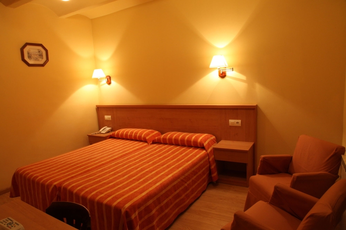 Imagen de la habitación del Hotel RIPOLL. Foto 9